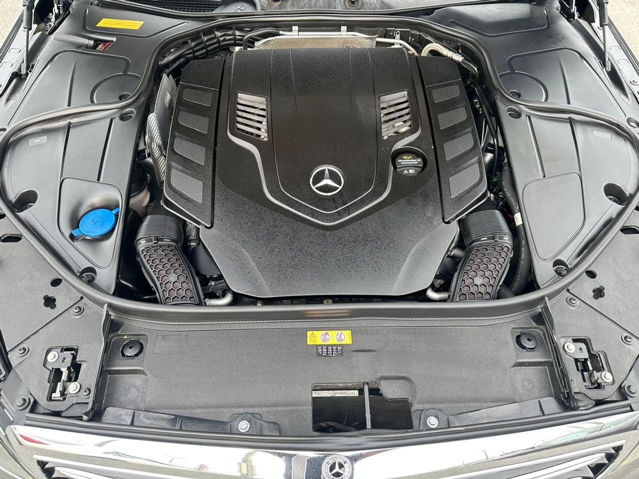 مرسيدس بنز S 560