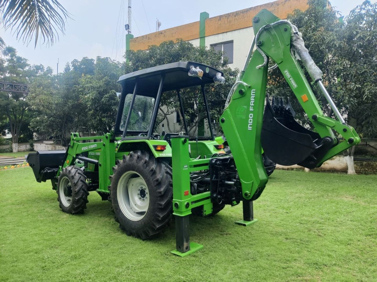 ماسي فيرجوسون 385 Indofarm Tractors Available In Stock