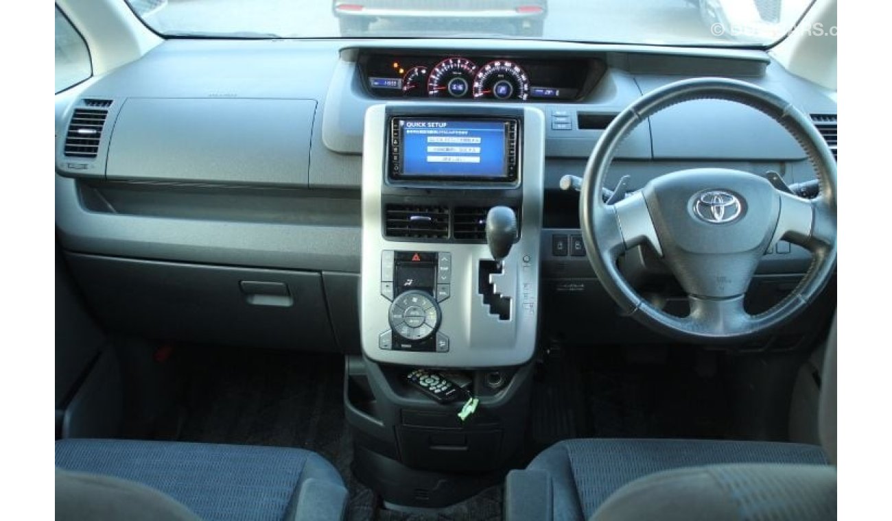 تويوتا فوكسي TOYOTA VOXY RIGHT HAND DRIVE 2010 MODEL