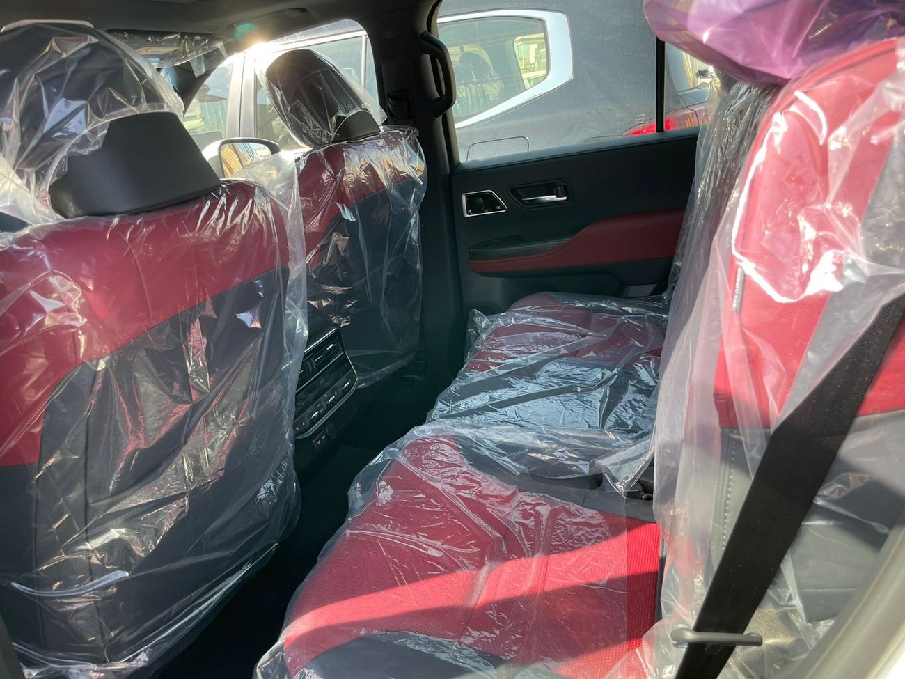 Toyota Land Cruiser Toy. L/C300 ZX 3.3L DSL A/T Floor 23YM -7 SEATERS - EURO - WHT_RED (EXPORT OFFER)