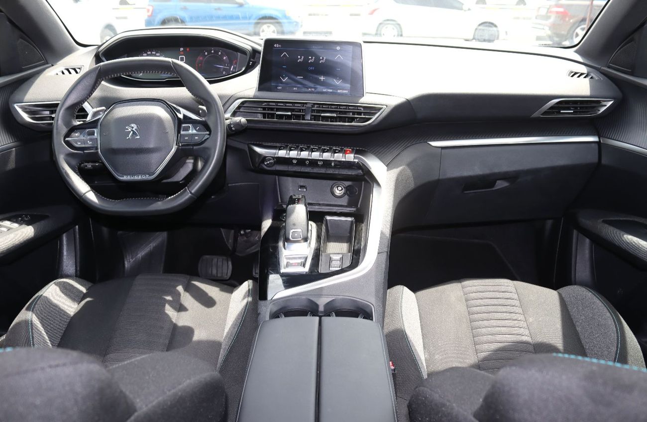 Peugeot 3008 Active+ 1.6L Peugeot 3008 -2022 -, GCC, in excellent condition, 61,000 km, 1.6L engine, priced at