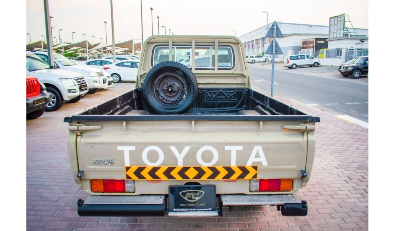 Toyota Land Cruiser Pick Up 2015 | TOYOTA LAND CRUISER | PICKUP SINGLE CABIN | 4WD 4.0L V6 | GCC | | SPECTACULAR CONDITION | FLE