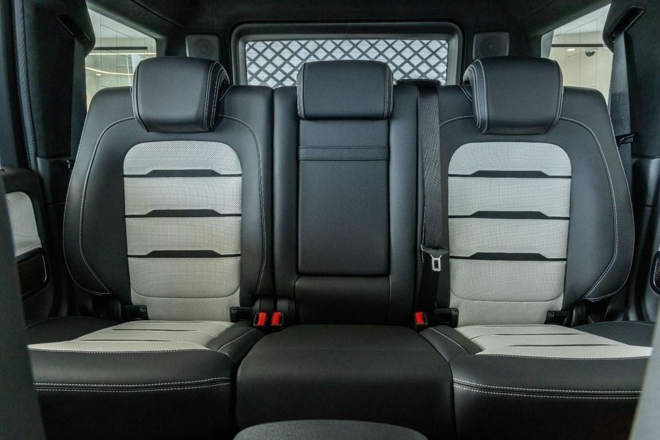 Mercedes-Benz G 63 AMG Mercedes-Benz G 63 AMG - Special Color - Carbon Fiber - 22 Maybach Alloy Wheels  2025 Facelift