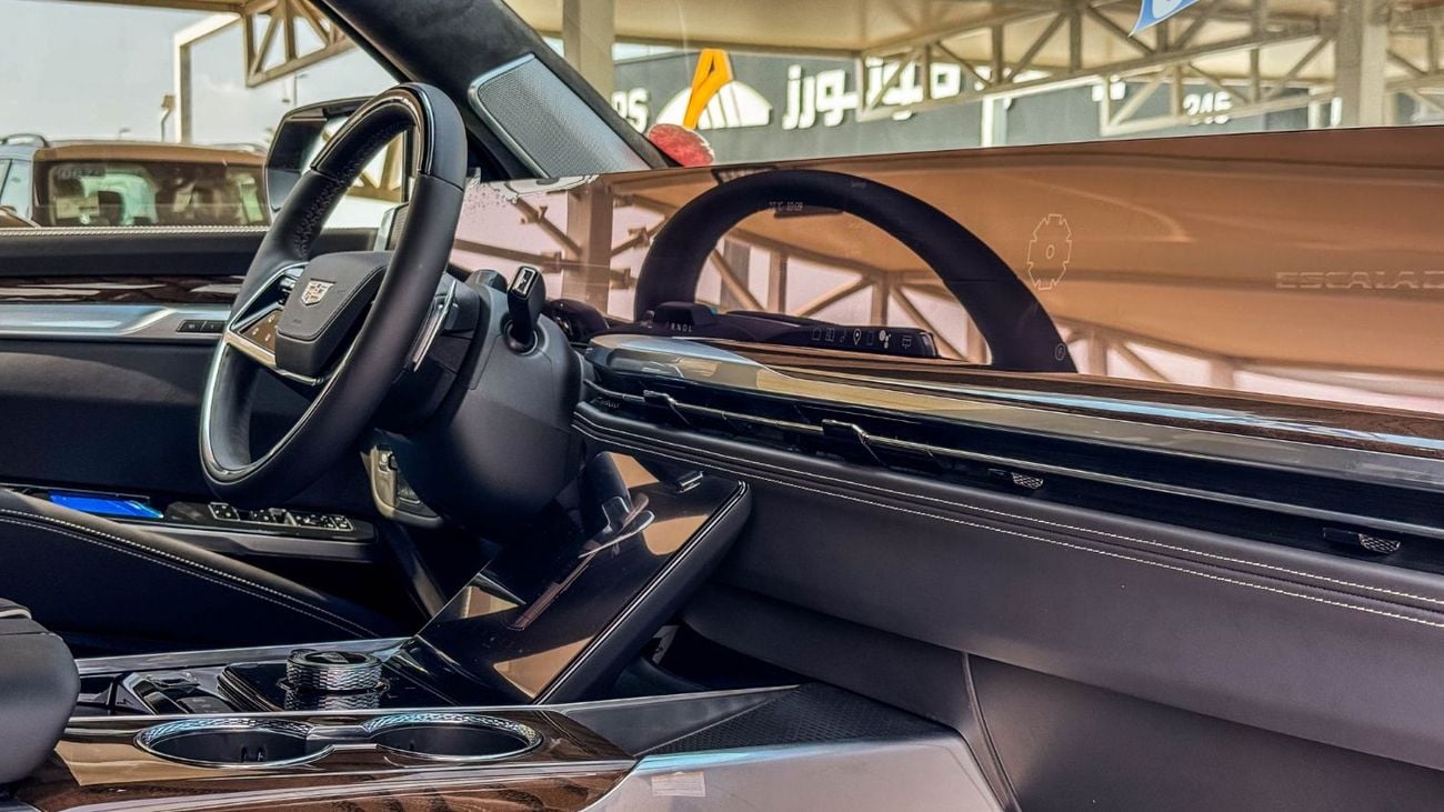 كاديلاك إسكالاد Sport Platinum Executive 6.2L V8 4WD 2026 Brand New American Specs