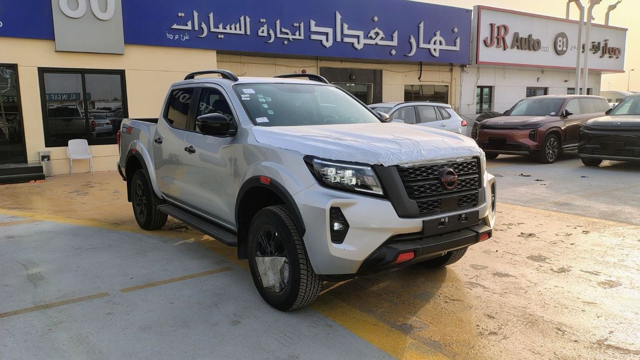 نيسان نافارا Std 2.5L RWD M/T