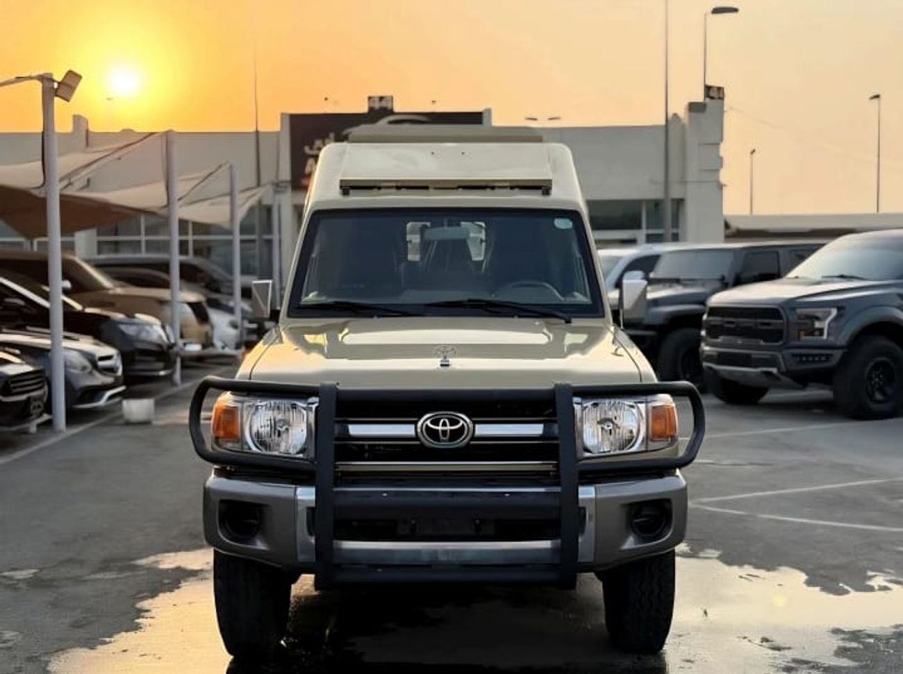 Toyota Land Cruiser 70 Std-4.0L-LHD-4WD-GCC specs-petrol-Manual-10 Seats-4 Doors