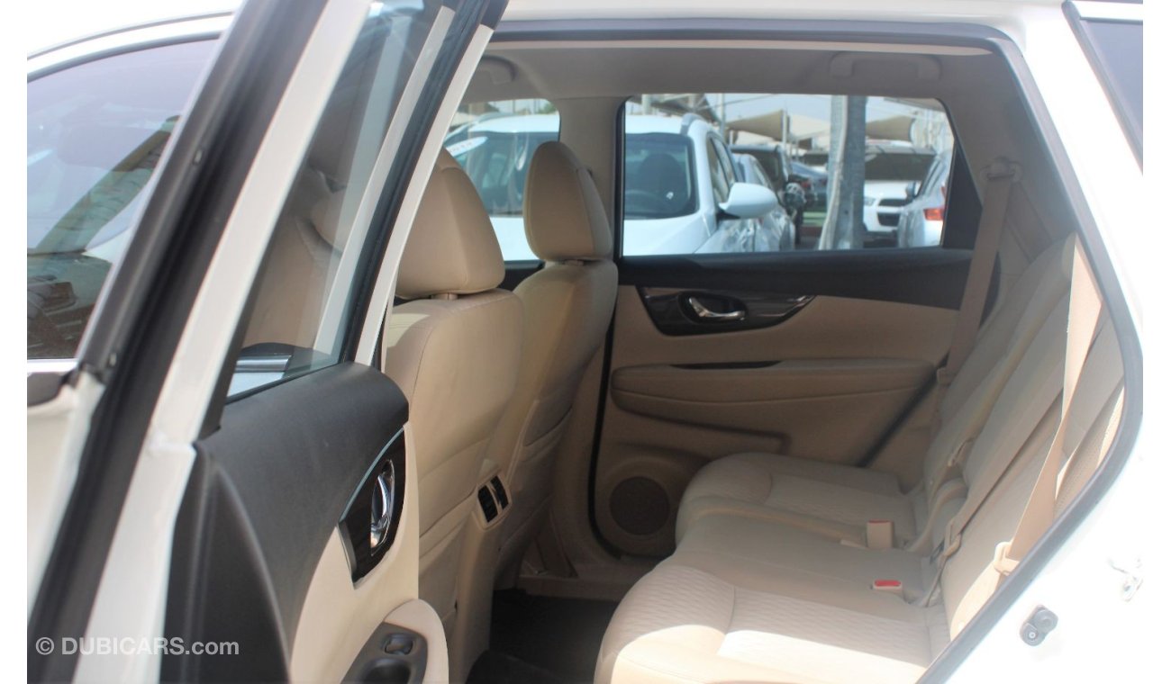 Nissan X-Trail SL ACCIDENT FREE- GCC- CAR IS IN PERFECT CONDITION INSIDE OUT