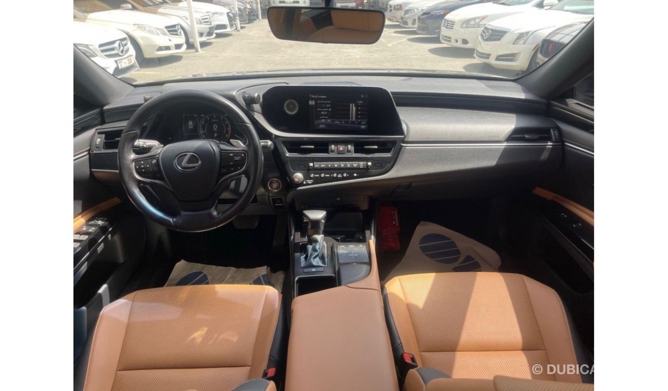 Lexus ES350 Platinum Model 2022, Gulf, Full Option, 6 cylinders, automatic transmission, in excellent condition,