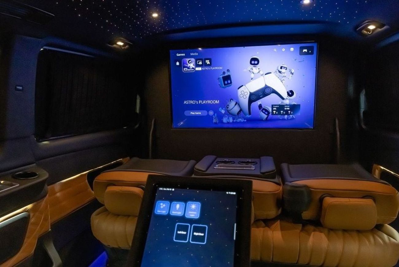 Mercedes-Benz V 300 Mercedes V300 VIP - 2025 GCC Specs Brand New