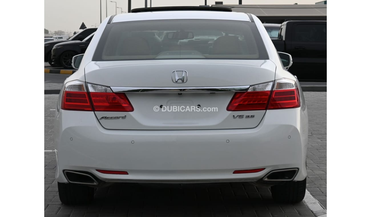 هوندا أكورد 2015 خليجي بحالة ممتازة بدون حوادث صبغ وكالة