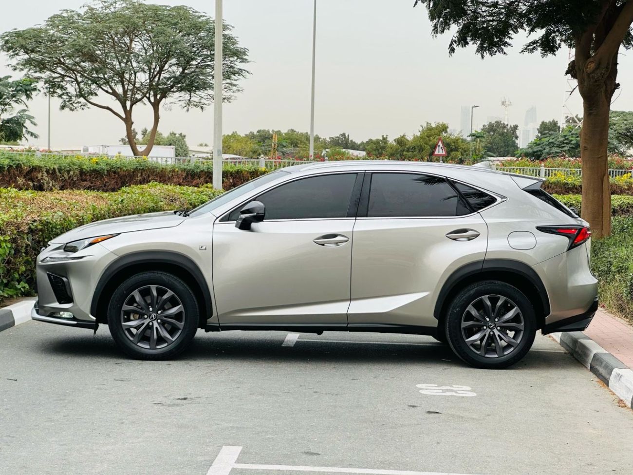 لكزس NX 300 F Sport 2.0L