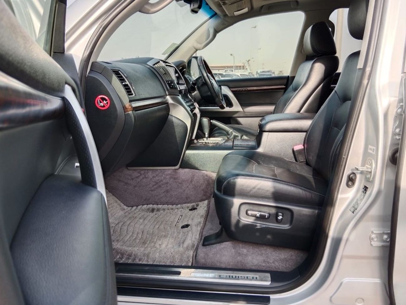 تويوتا لاند كروزر TOYOTA LAND CRUISER RIGHT HAND DRIVE (PM1450)