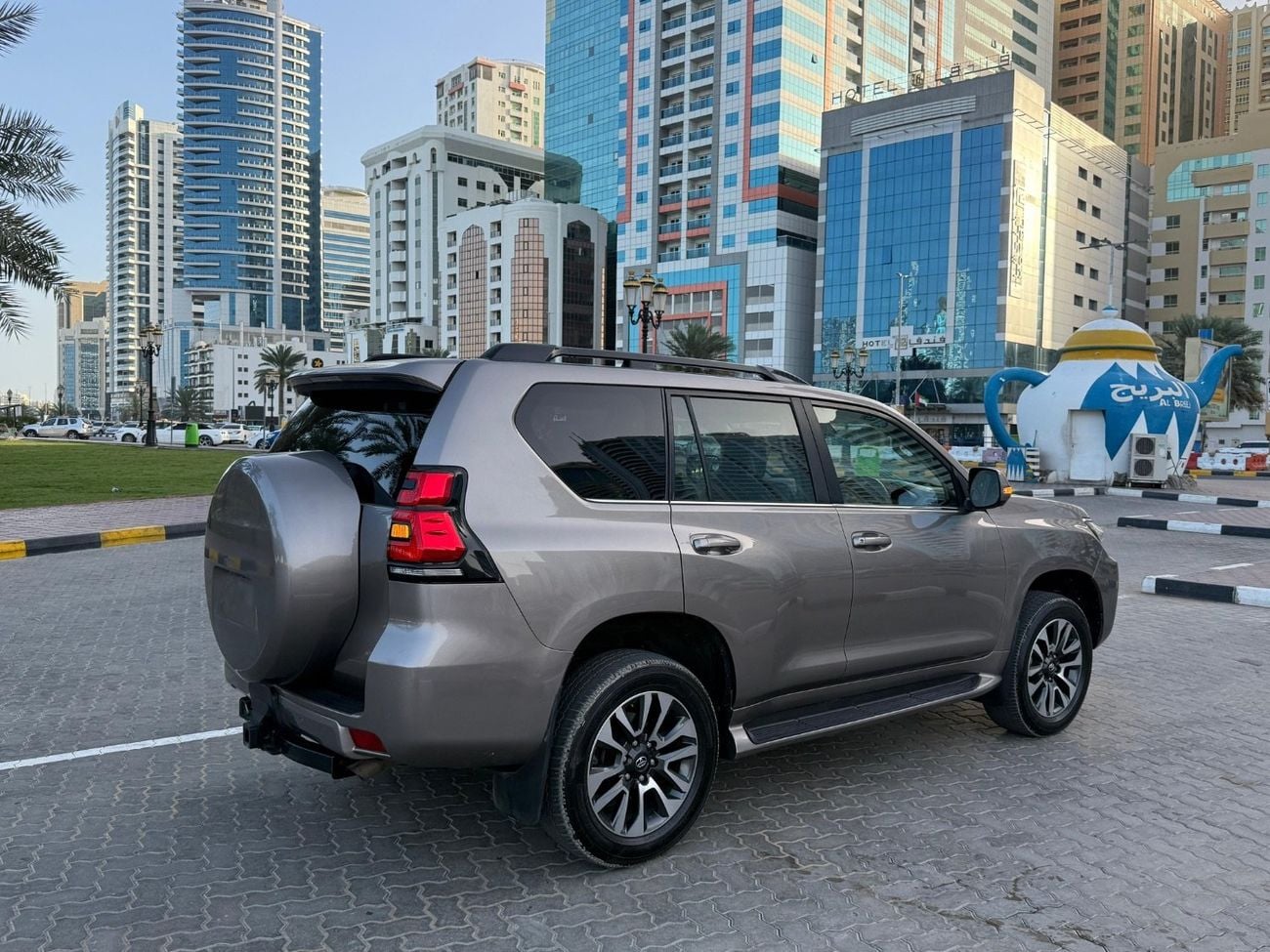 تويوتا برادو VX Full Option Right Hand Drive