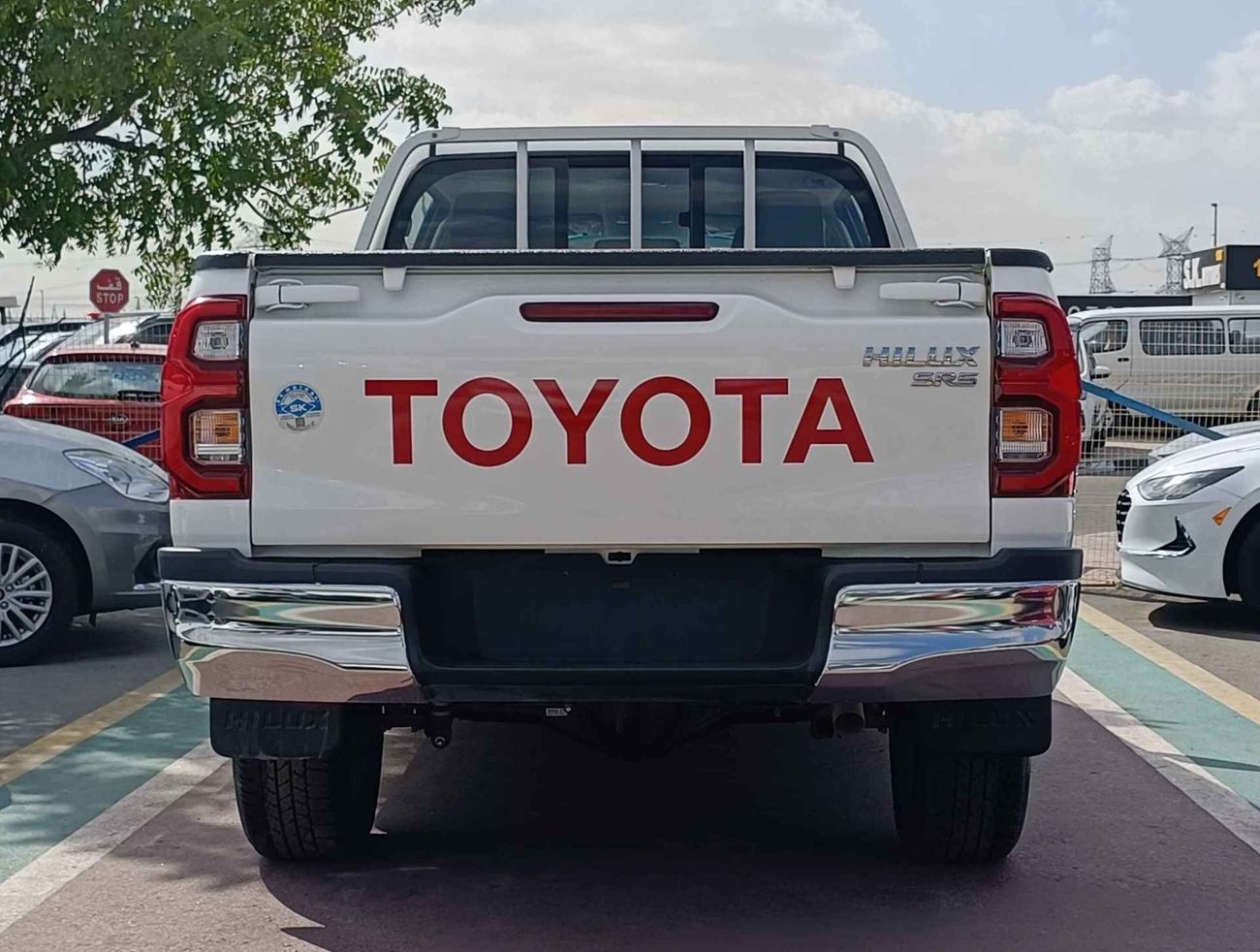 Toyota Hilux Wide Body, 2.4L Diesel, 4X4, M/T, Power lock / Windows / SPECIAL PROMOTION (CODE # HDDWMM2)