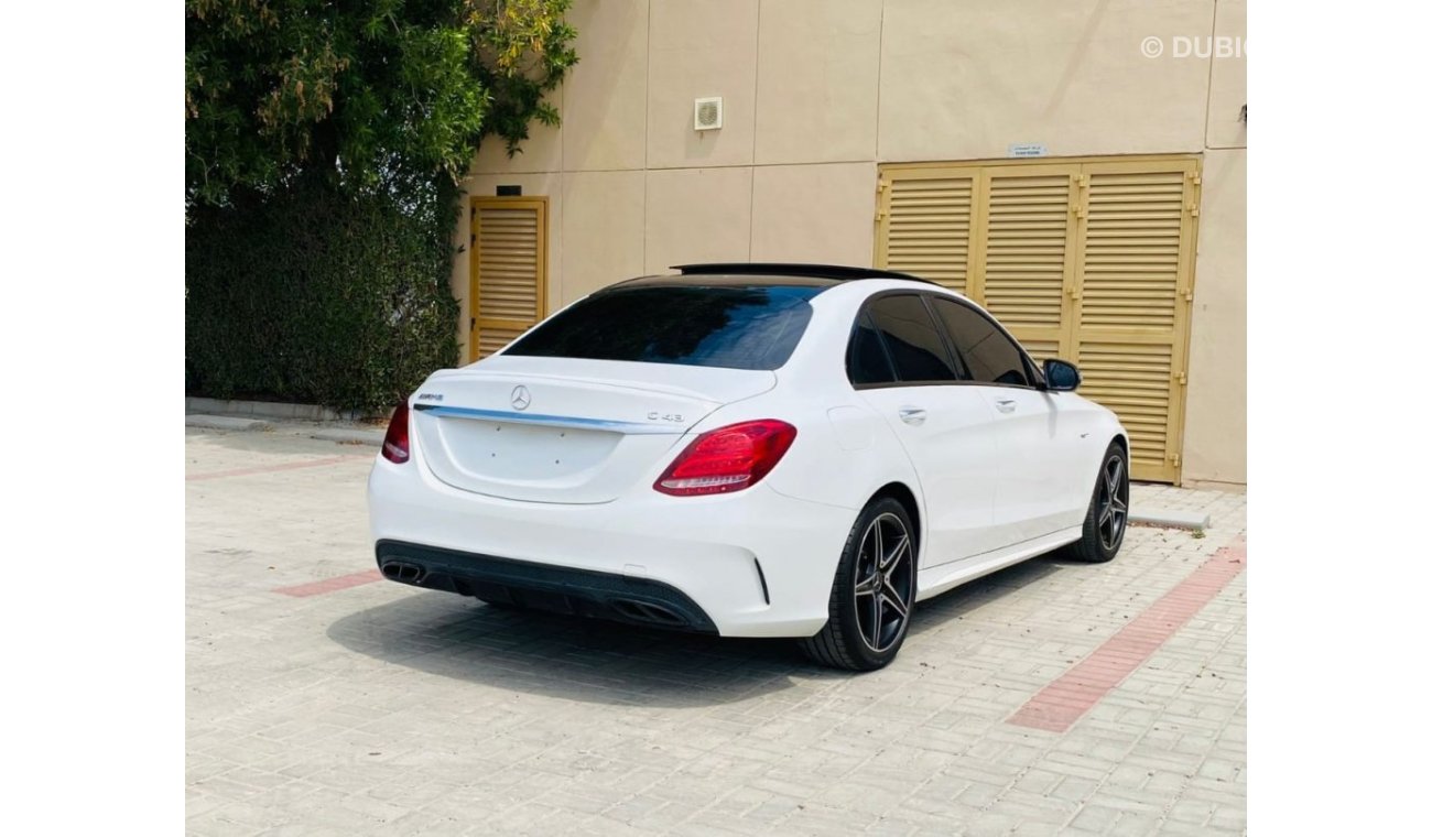 مرسيدس بنز C 43 AMG السياره بحاله ممتازه جدا لا تحتاج إلى أي مصاريف