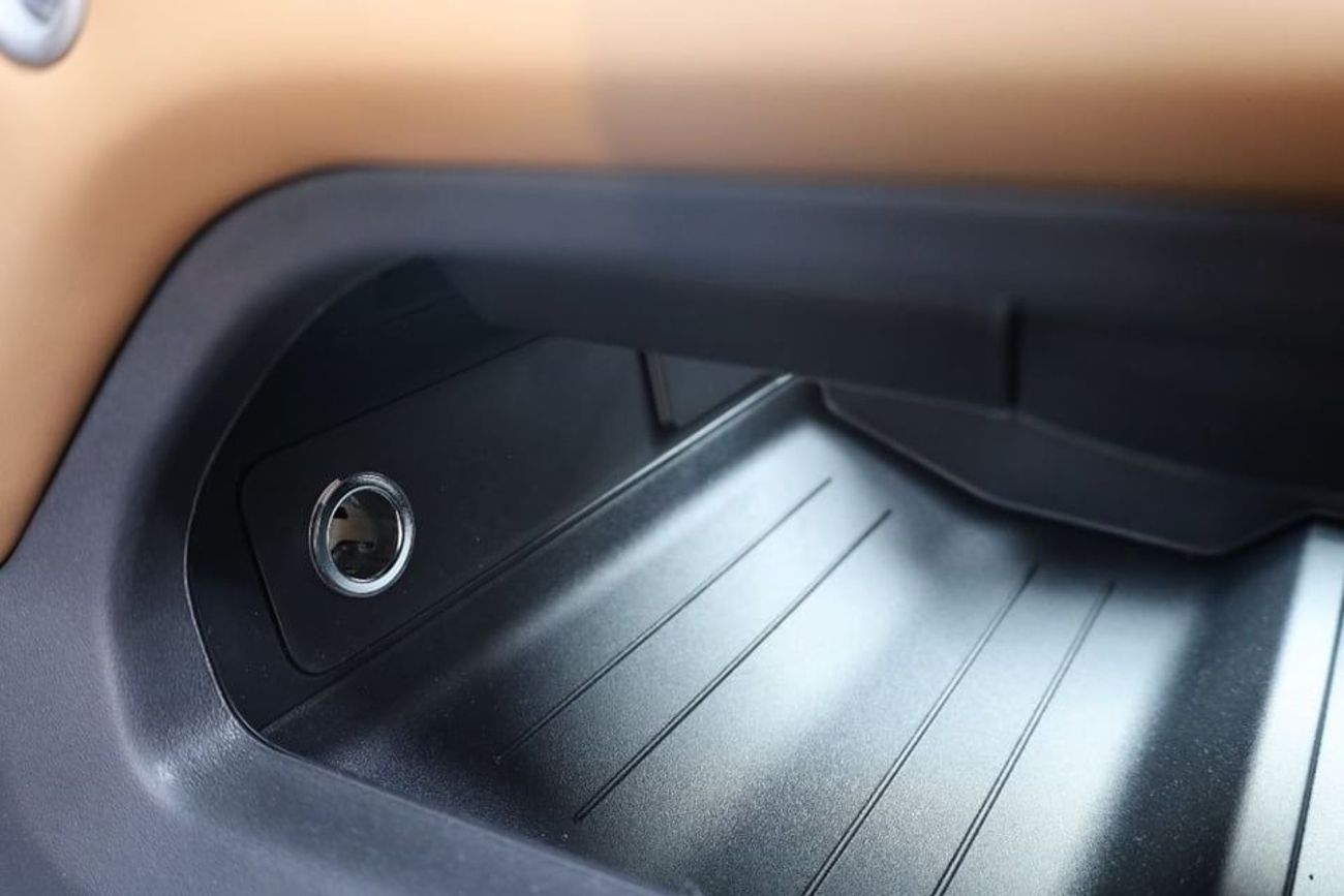 Land Rover Defender LANDROVER DEFENDER X-DYNAMIC 3.0 L 5DR