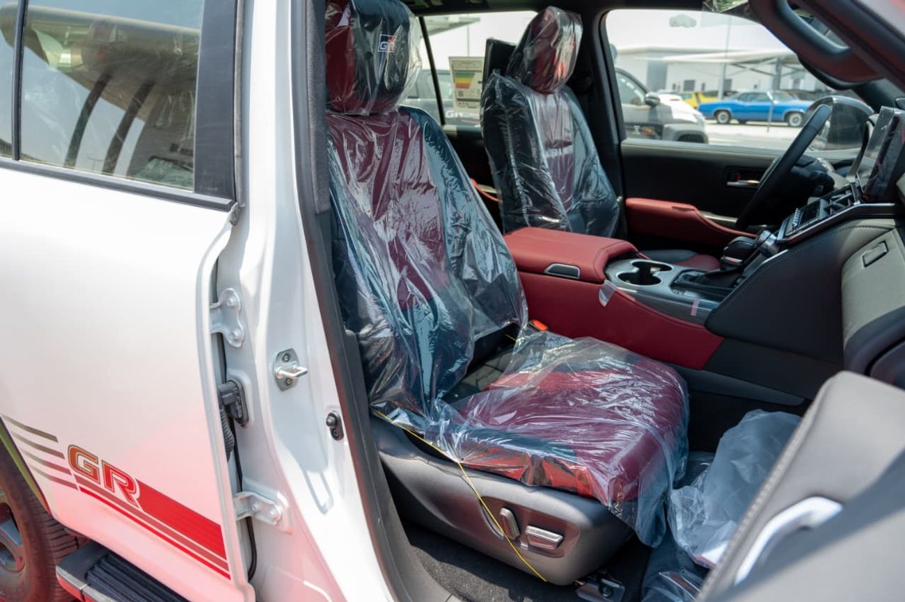 Toyota Land Cruiser GR SPORT 3.5L TT HEV 2025