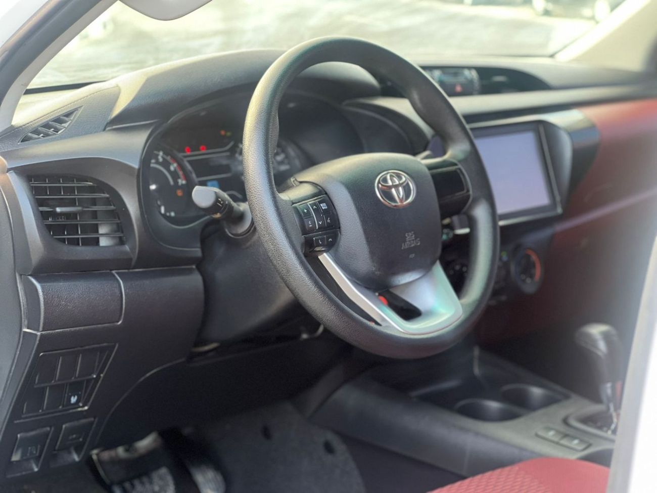 تويوتا هيلوكس 2022 Toyota Hilux GL 2.7L V4 - 4x4 AWD Original Paint - GCC -  Patrol Automatic