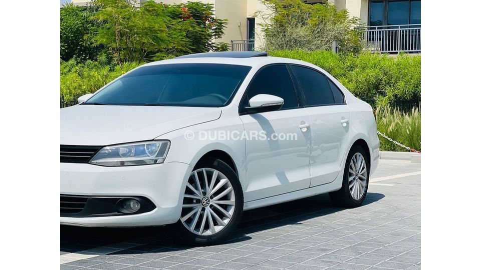 Used Volkswagen Jetta Sunroof GCC Well Maintained 2015 for sale in Dubai 542841