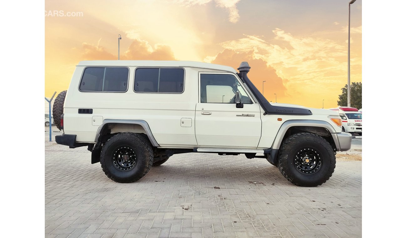 Toyota Land Cruiser 70 toyota hardtop 2013 Diesel 1VD