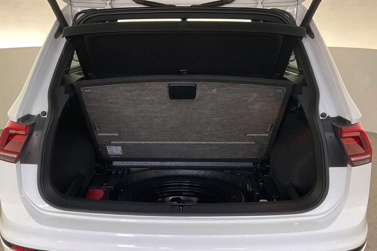 فولكس واجن تيجوان R-Line | شامل الضمان | 0 ﺪﻔﻋﺓ ﺃﻮﻟﻯ