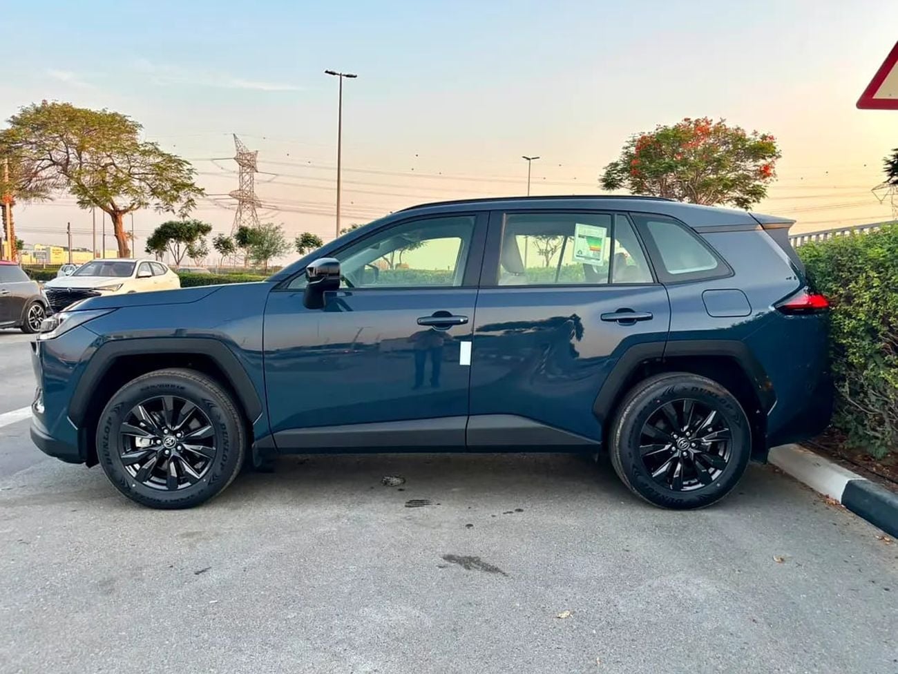 Toyota RAV4 EXR HEV RAV4 XLE 2.5L HYBRID GCC Specs