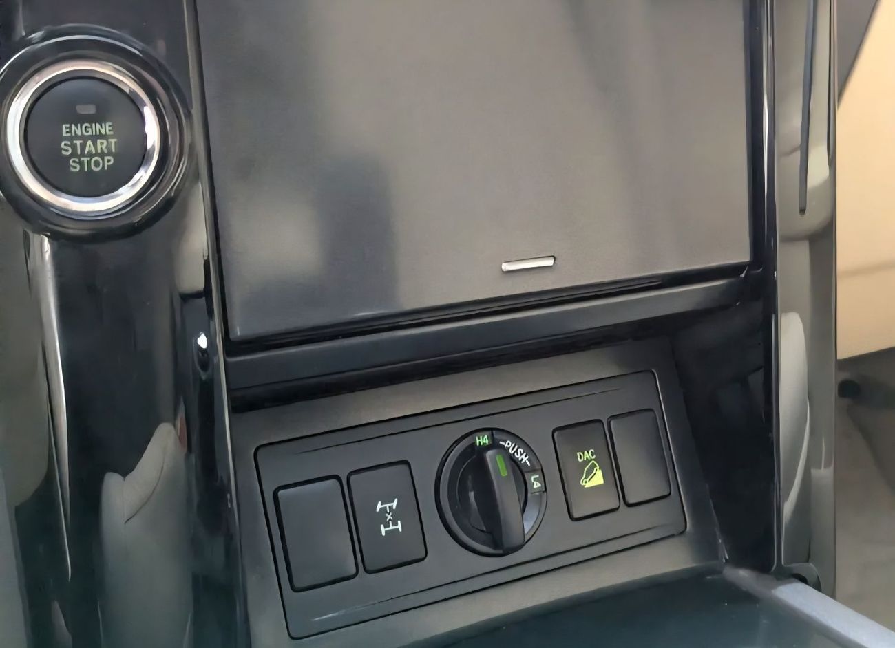 تويوتا برادو TXL 4.0L (7 Seater)