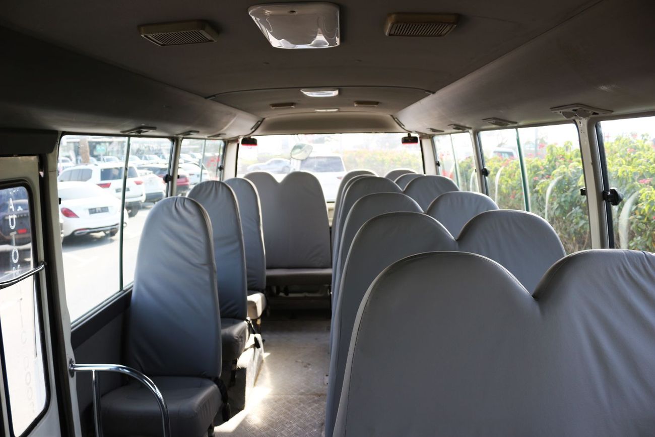 Toyota Coaster TOYOTA COASTER DIESEL 2011 GULF SPACE 20 PASSENGER