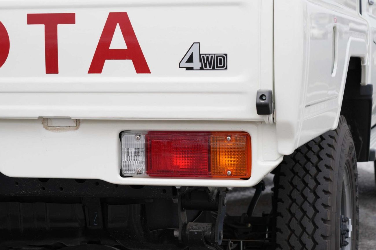 تويوتا لاند كروزر بيك آب HZJ79 4.2L D/C MID M/T DIESEL