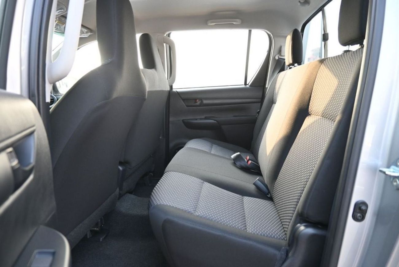 تويوتا هيلوكس Toyota Hilux 2.4L Diesel, Pickup, 4WD, 4Doors, M/T