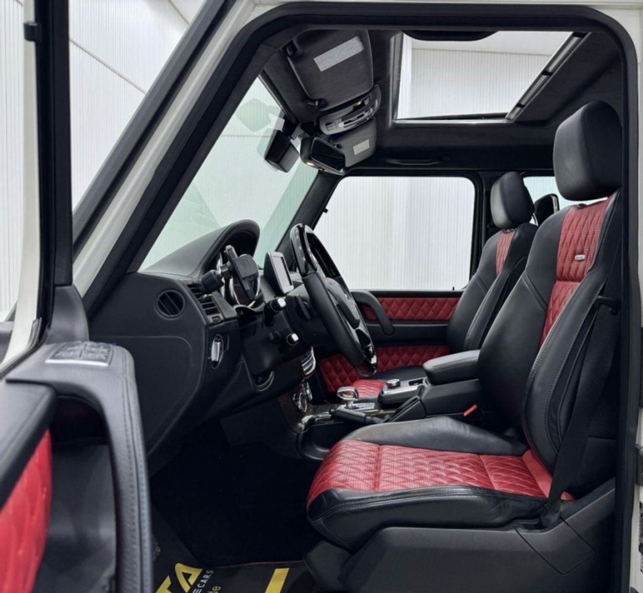 مرسيدس بنز G 63 AMG Std 5.5L 2014 Mercedes Benz G63 AMG, Service History, Carbon Fiber Package, Low Kms, GCC