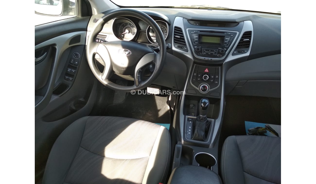 تويوتا كورولا 2015 سلفر خليجى حالة وكالة بدون صبغ بدون حوادث ممتاذة ماشية قليل