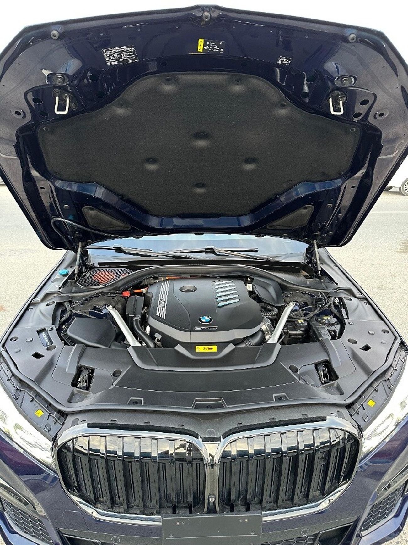 بي أم دبليو 745e سيارة BMW 745 E xdrive بحالة جيدة، غير تالفة، غير مدهونة بالكامل