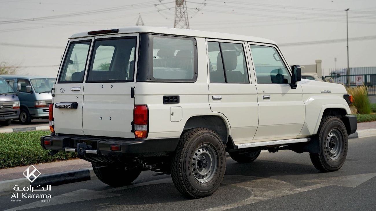 تويوتا لاند كروزر 70 LC76 - LX 4.2L Diesel Engine | Manual 4x4 Transmission | Diff Lock | 5 Door | 9+ Seating