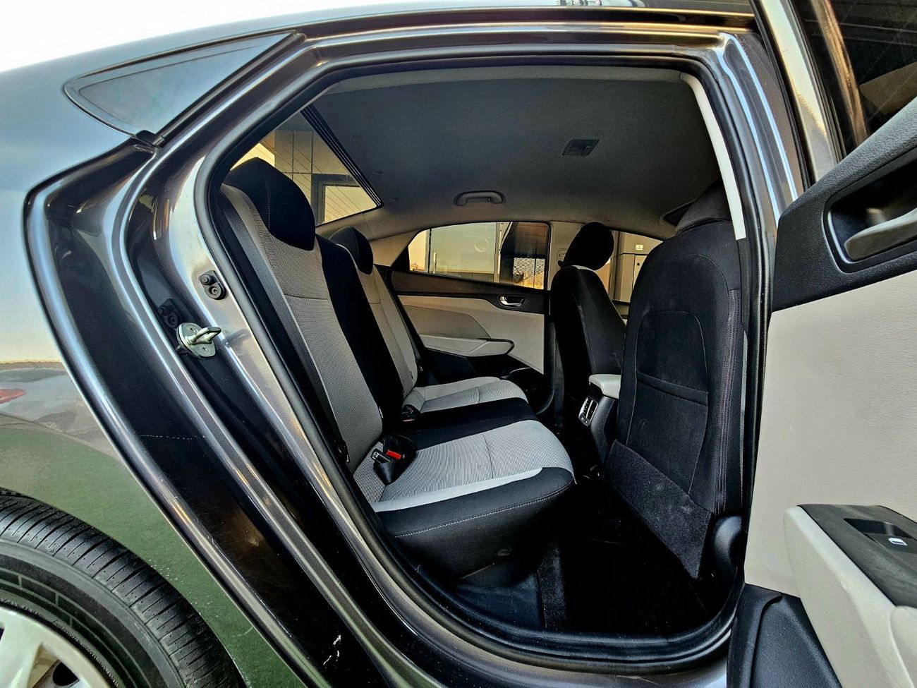 Hyundai Accent / GCC 1.6 V4/ LOW MILEAGE/ SINGLE OWNER