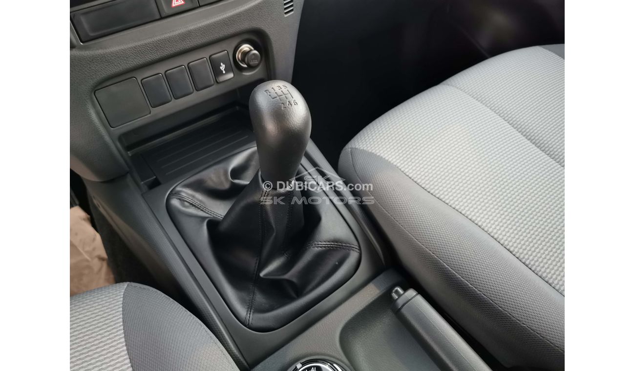 Mitsubishi L200 GLX, 2.4L Diesel, M/T, 4WD, CD Player, Front A/C, (Code # MLP07)