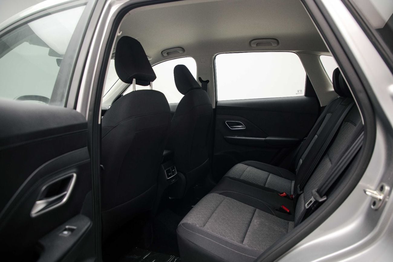 أم جي ZS STD 1.5L - Silver Inside Black | Export Only