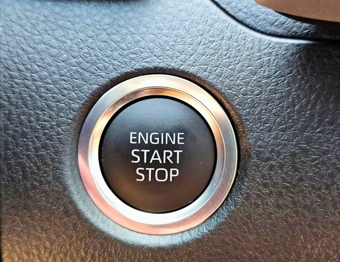 تويوتا كامري GLE TOYOTA CAMRY GLE || RADAR | LEATHER + ELECTRIC SEAT | DUAL AC | 1 CAM PANORAIC ROOF | PETROL AT 2.5L