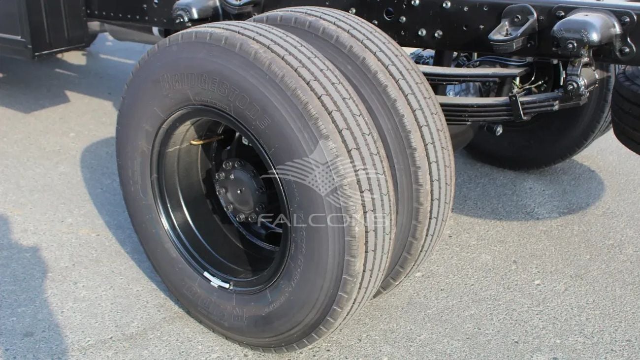 هينو 700 HINO/XZU 710L/6.5 TON 300S Wide cab 4X2