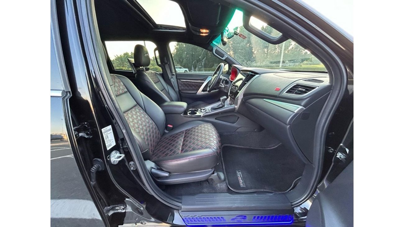 Mitsubishi Montero GLS Premium Montero Sport signature edition 2019 GCC 2Keys // Low mileage // Full option // perfect