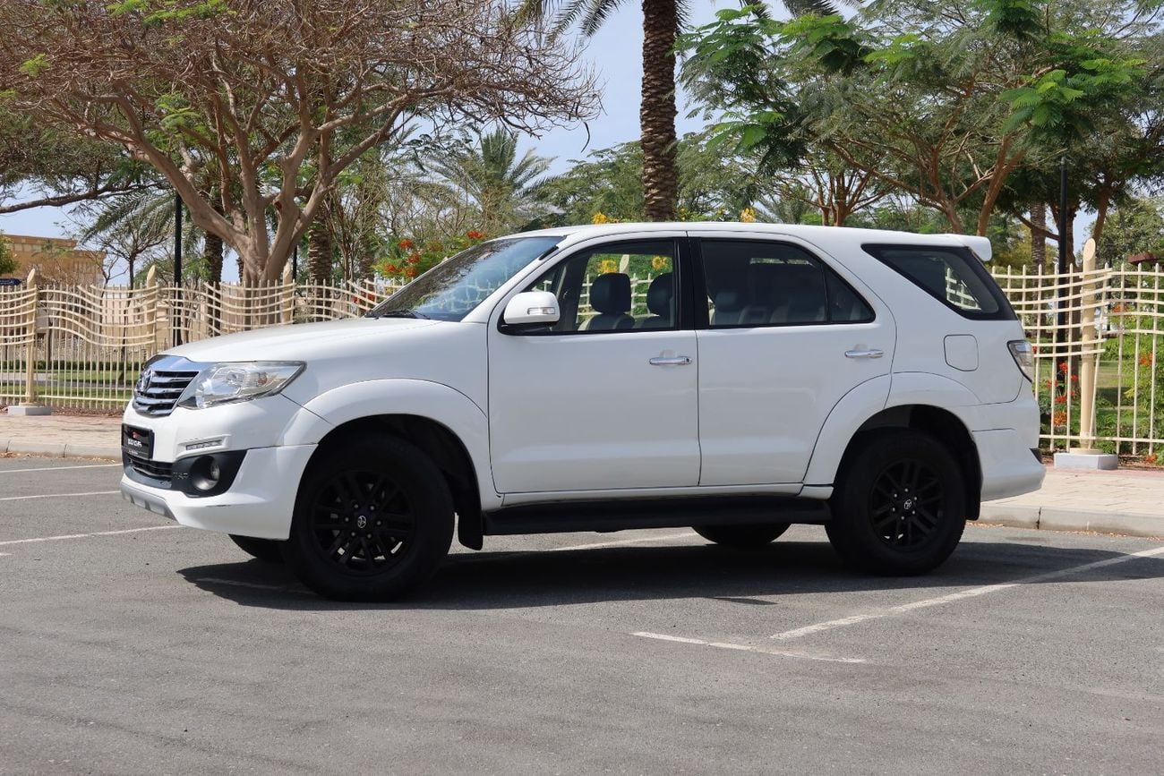 تويوتا فورتونر SR5 2.7L