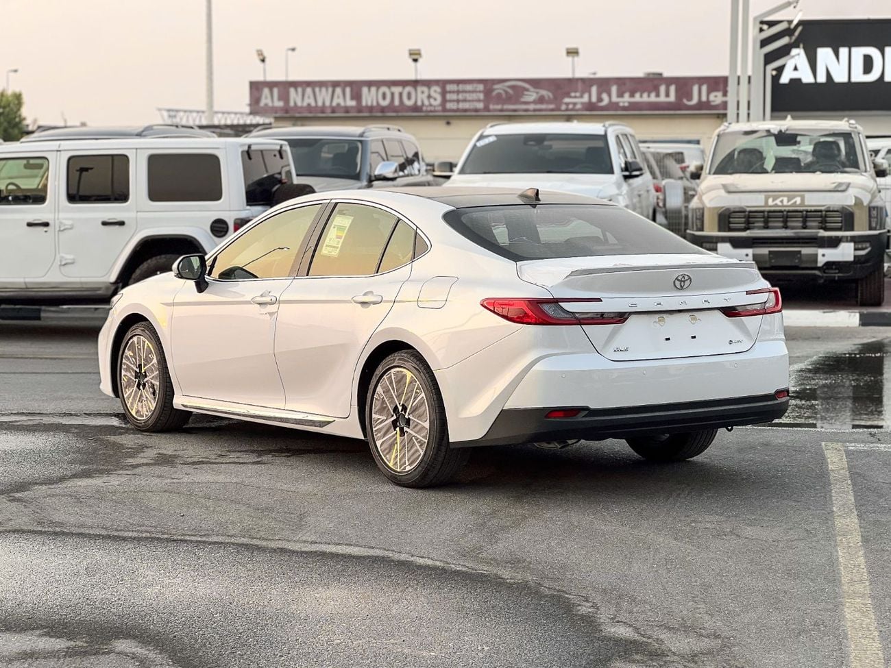 Toyota Camry EXPORT ONLY - Toyota Camry GLE HEV 2.5L