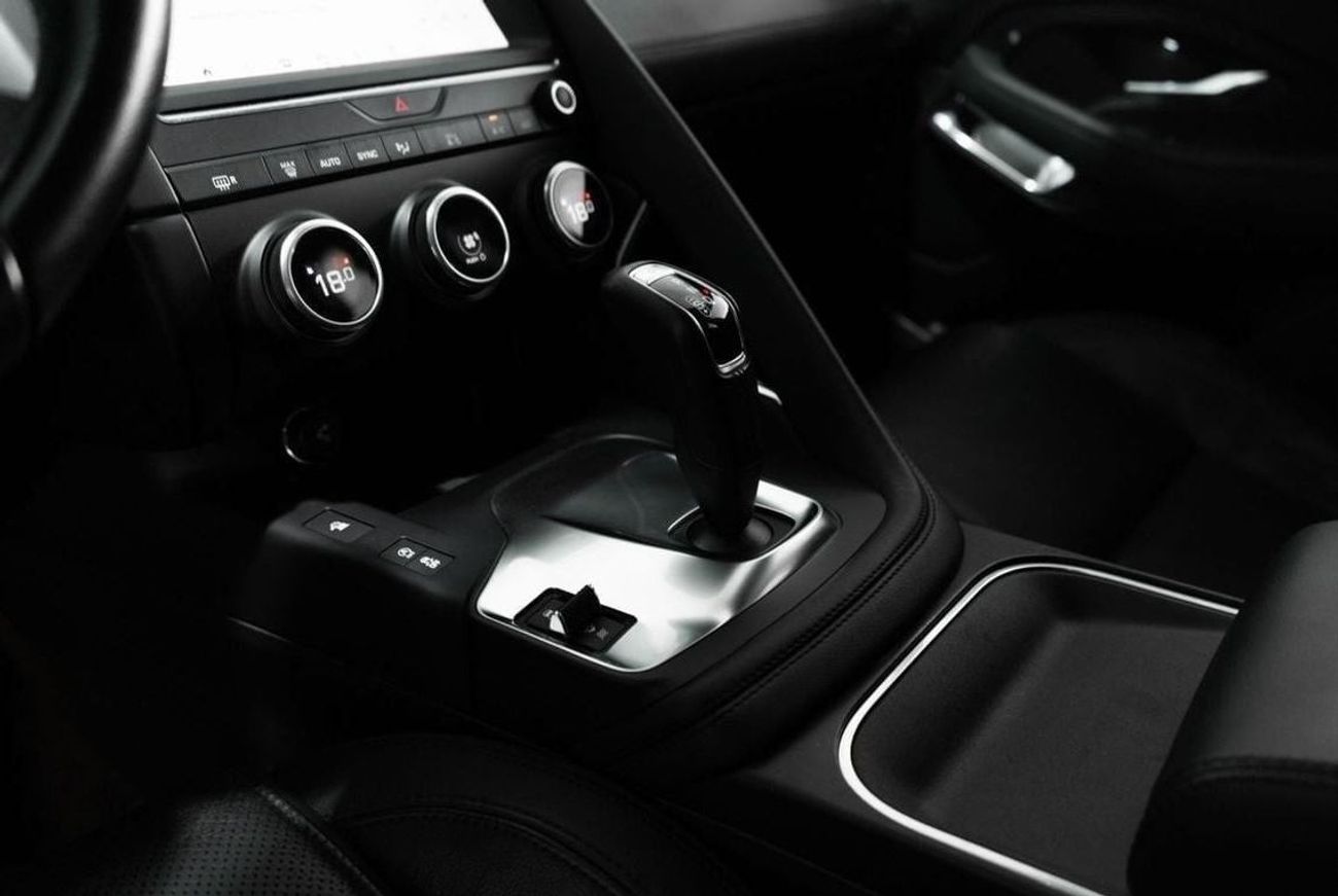 جاكوار E Pace S 2.0L P200 S