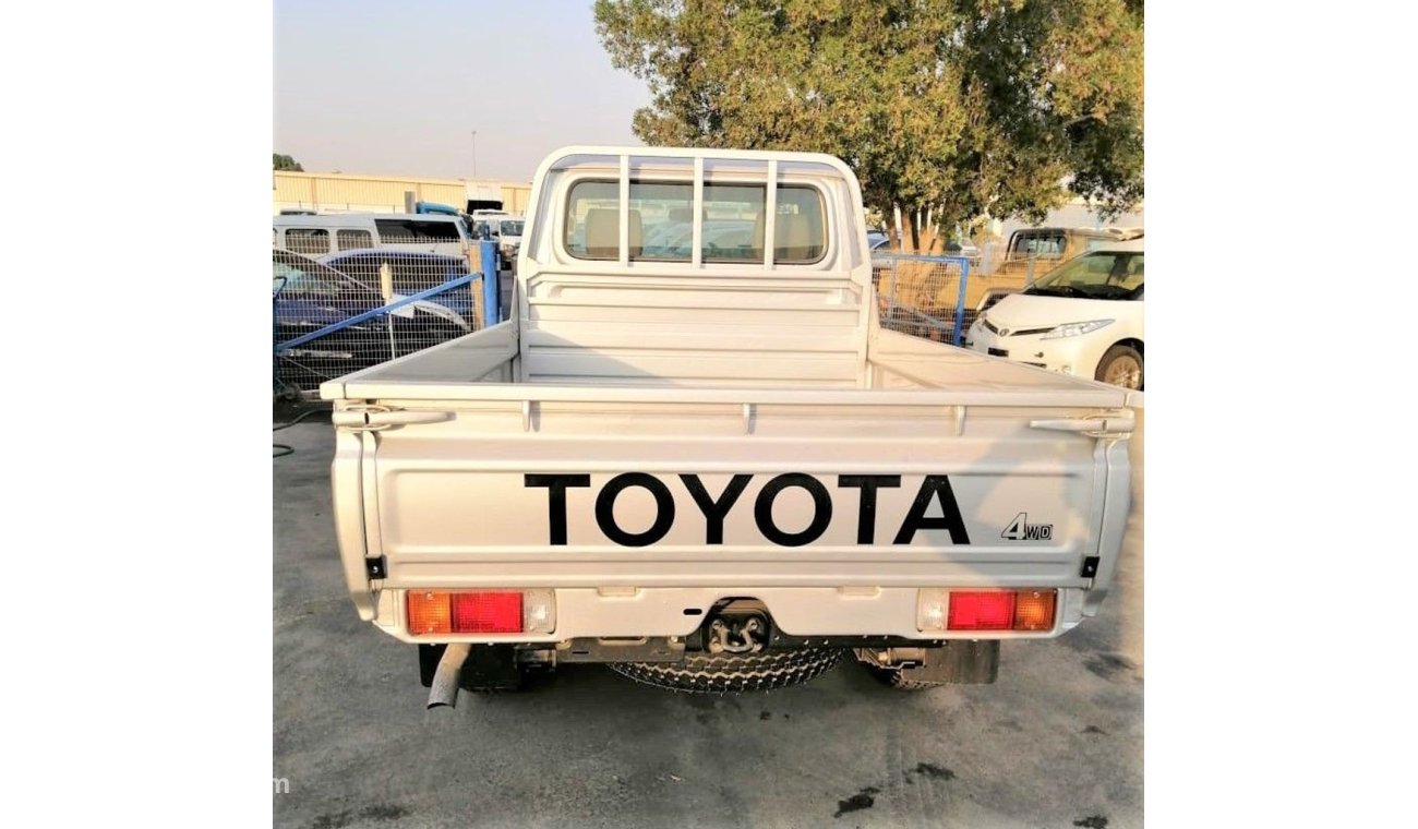 Toyota Land Cruiser Pick Up v6