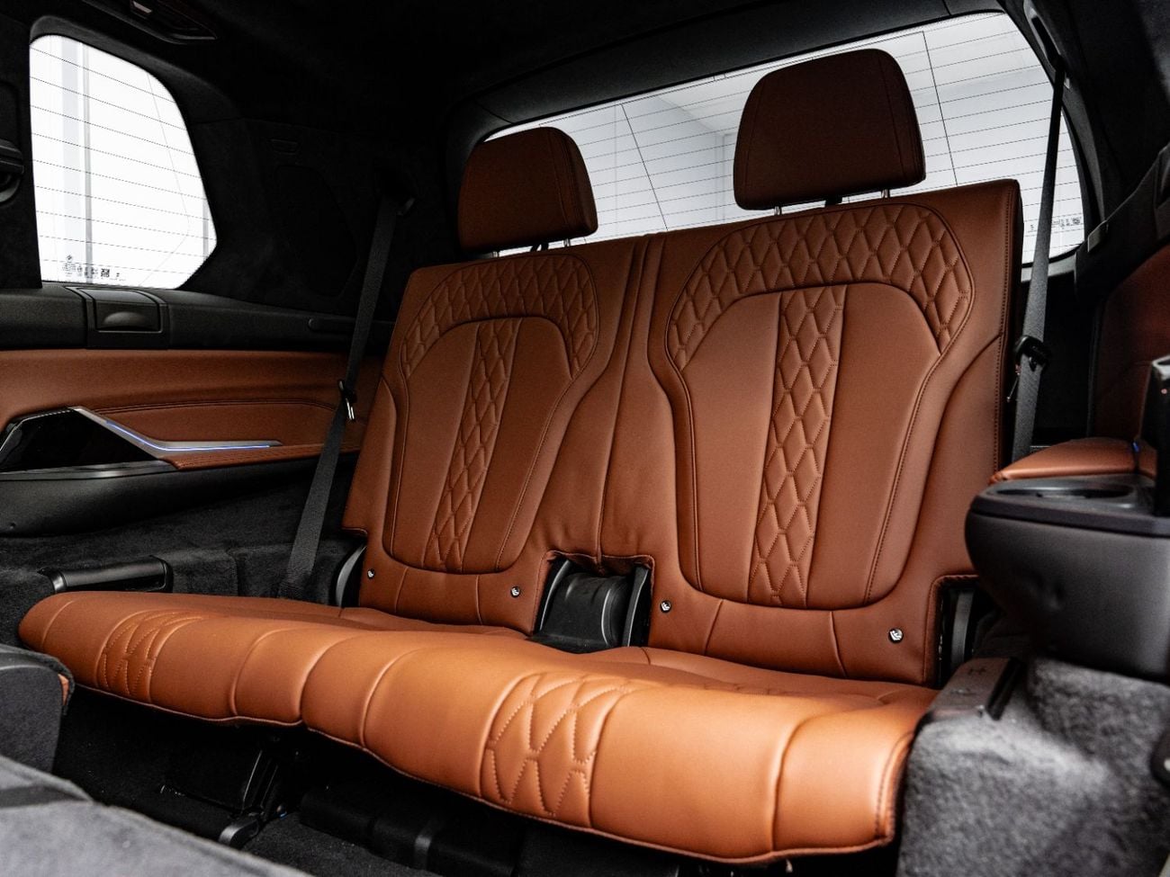 BMW X7 M60i XDRIVE BUY NOW, PAY 2027 | THE BLACKLINE STANDARD | BMW Warranty + Service Contract, GCC, LOW K