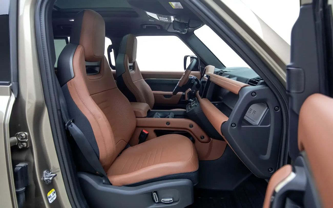 لاند روفر ديفندر 110 OCTA