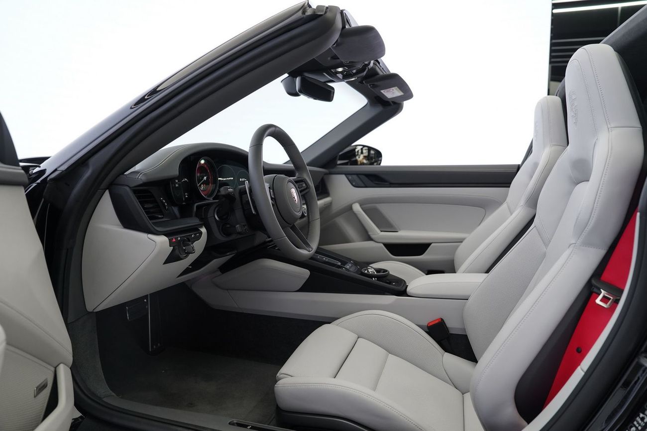 Porsche 911 Targa 4 3.0L (380 HP) Targa 4 GTS