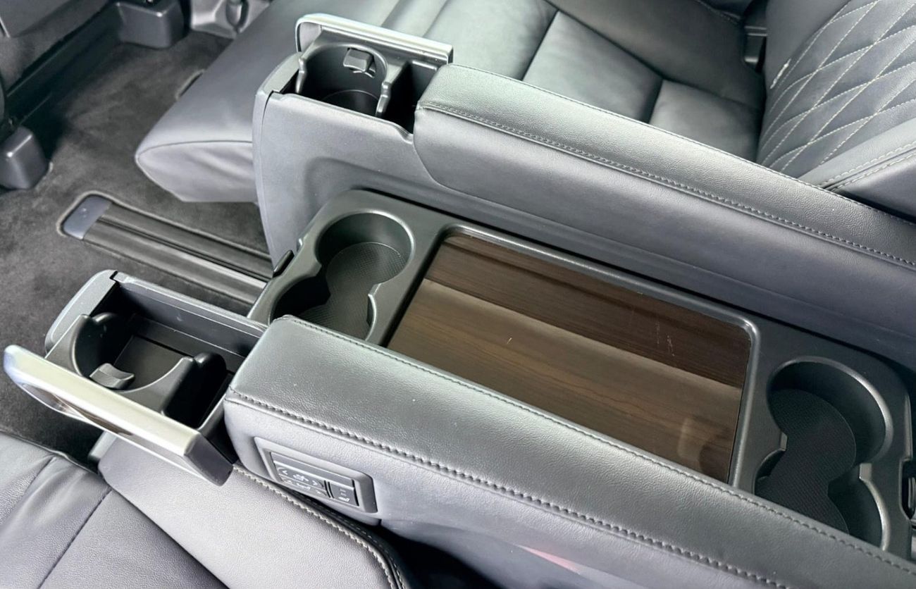 Toyota Granvia PREMIUM