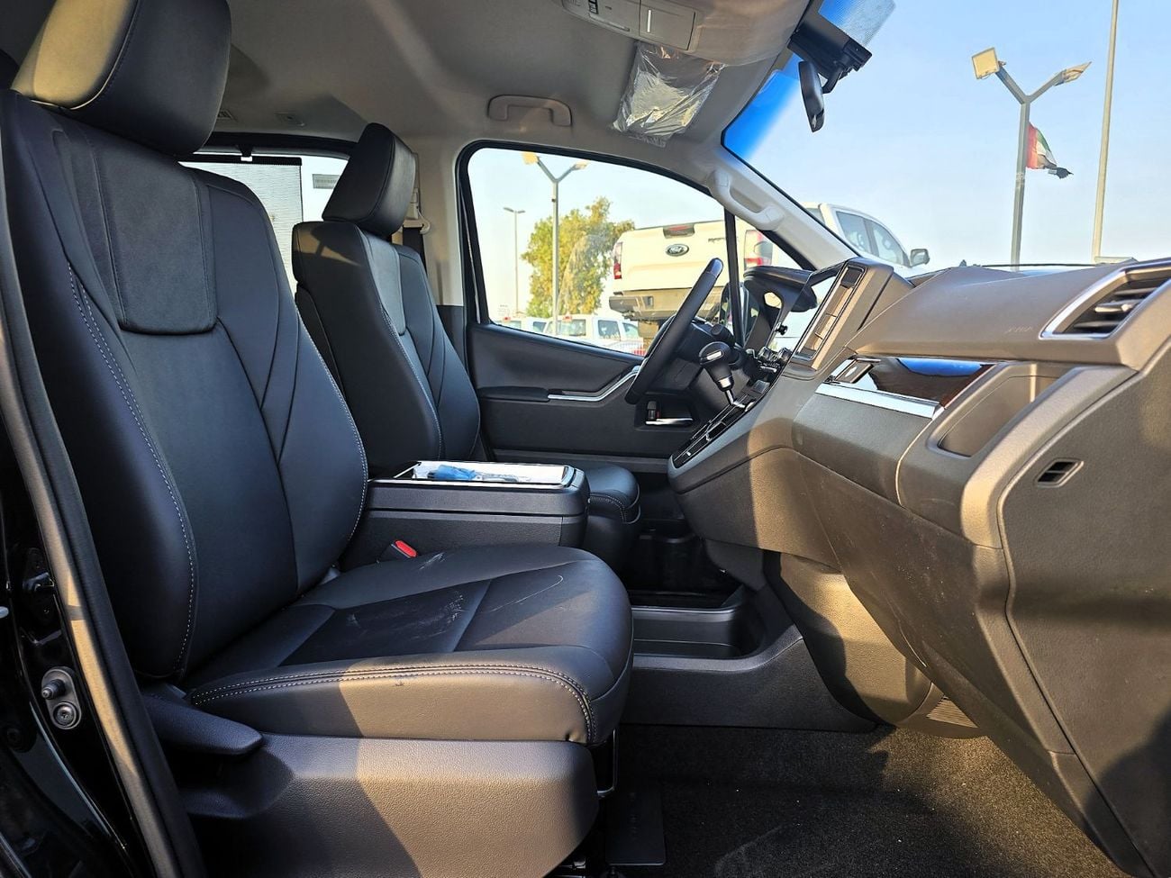 Toyota Granvia Premium 2.8l Toyota Granvia Premium 2.8l Diesel A/T RWD 6 Seats Black color 2025 Model