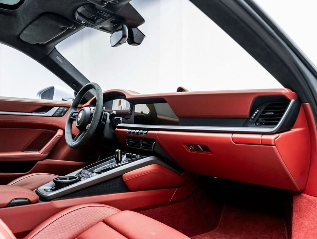 بورش 911 2025 Porsche Carrera, 2026 Porsche Warranty, Aero Kit, Very Low KMs, GCC